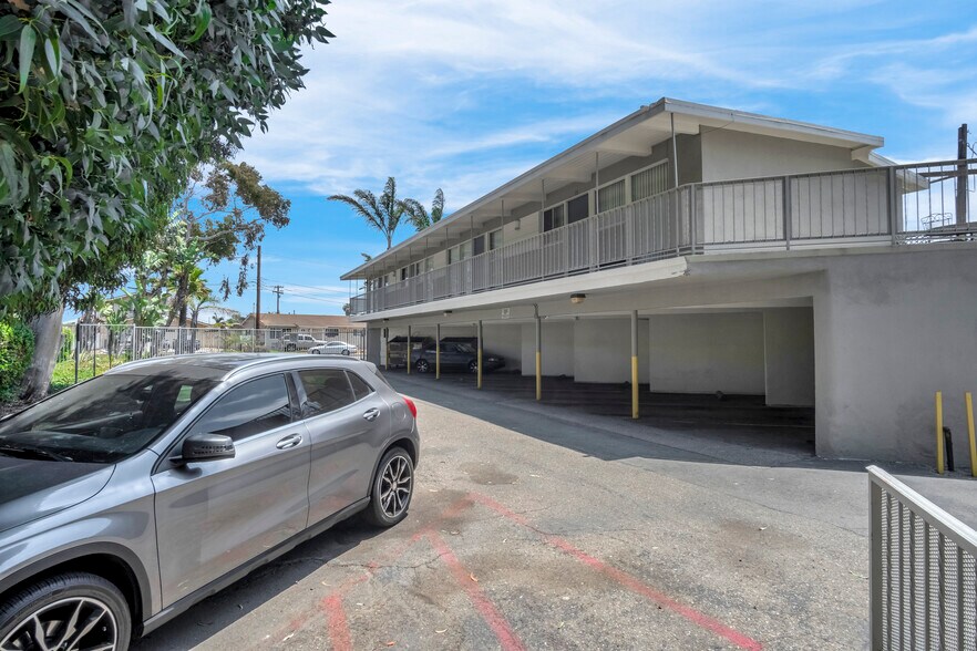 More Photos Of 443 Occidental Dr, Oxnard Apartments For Sale