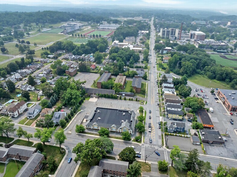 More Photos Of 272 Hoosick St, Troy Freestanding For Sale