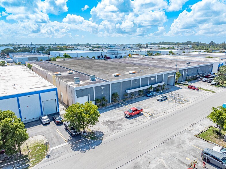 More Photos Of 13185 NW 47th Ave, Opa-locka Warehouse For Lease