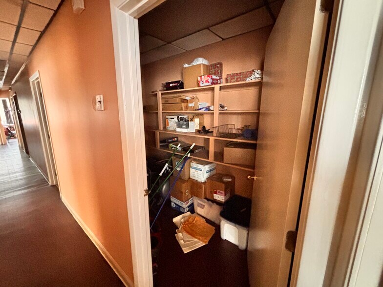 More Photos Of 4900-4902 Bergenline Ave, Union City Storefront Retail Office For Lease