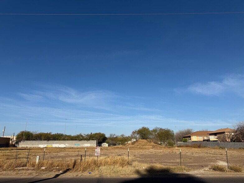 More Photos Of 5004 San Francisco ave, Laredo Land For Sale