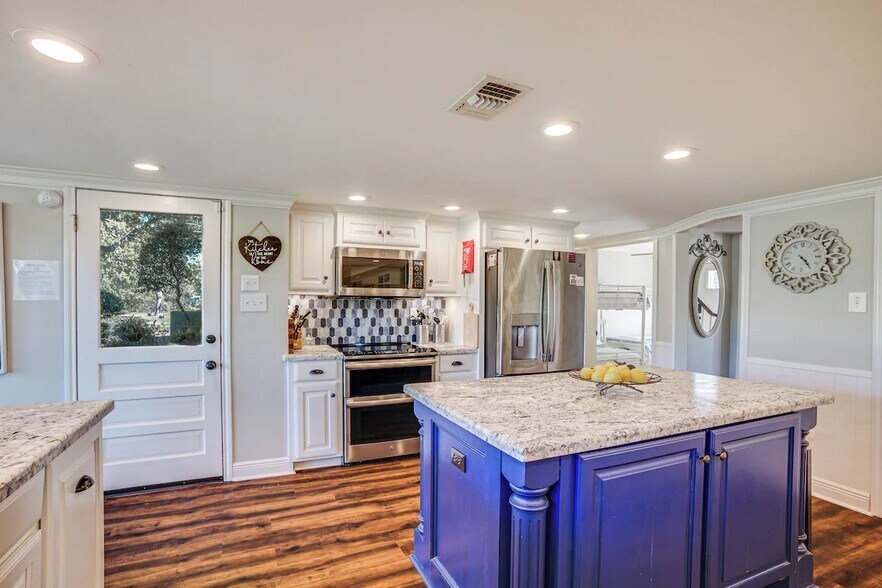 More Photos Of 601 N Shipp St, Madisonville Specialty For Sale
