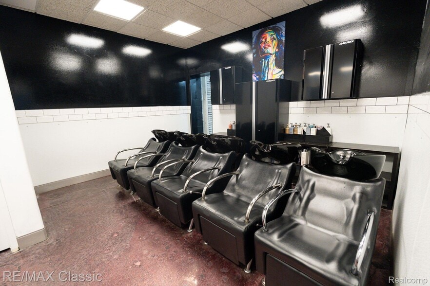 More Photos Of 23365 Woodward Ave, Ferndale Storefront Retail Office For Sale