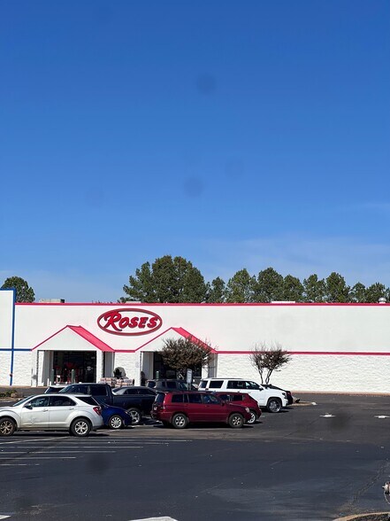 More Photos Of 6990-7020 Shelby Dr, Memphis Unknown For Lease