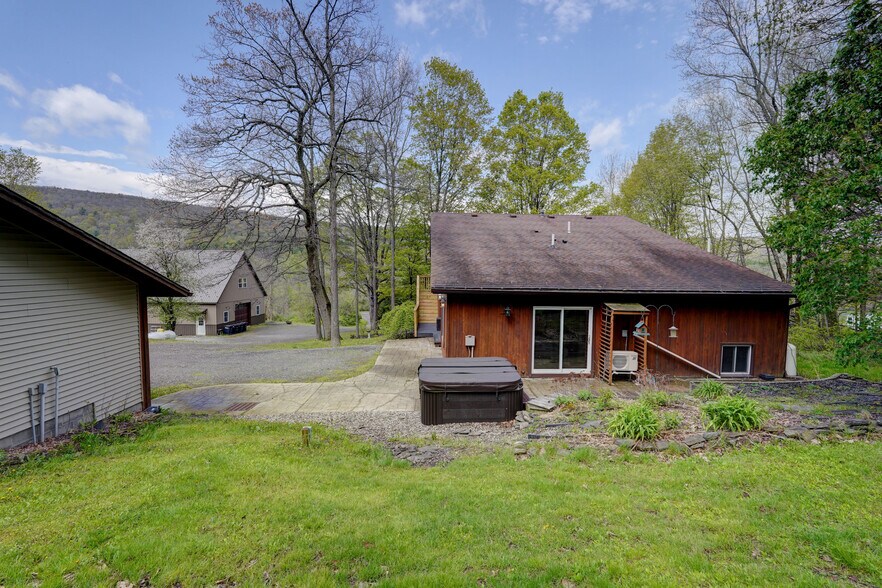 More Photos Of 5685 County Road 33, Canandaigua Specialty For Sale