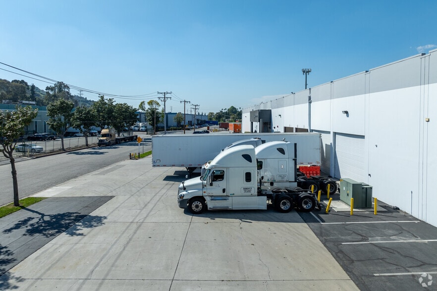 More Photos Of 14313-14351 Bonelli St, City of Industry Distribution For Sale