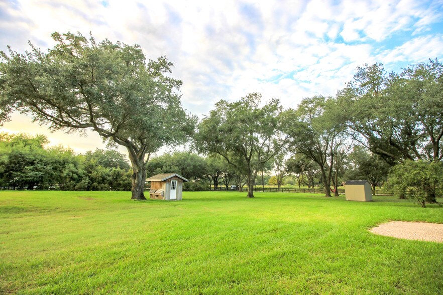 More Photos Of 16607 Mueschke Rd, Cypress Office Residential For Sale