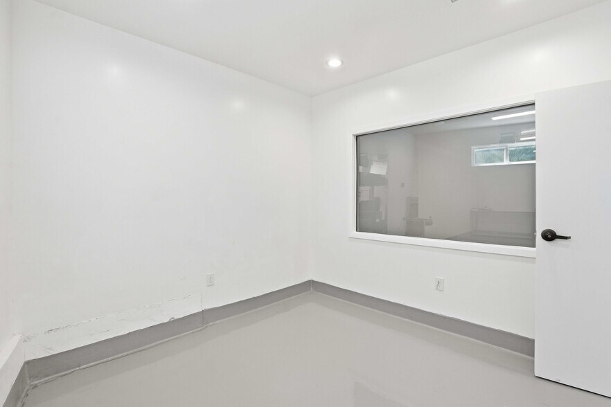 More Photos Of 14071 Polk St, Sylmar Food Processing For Lease