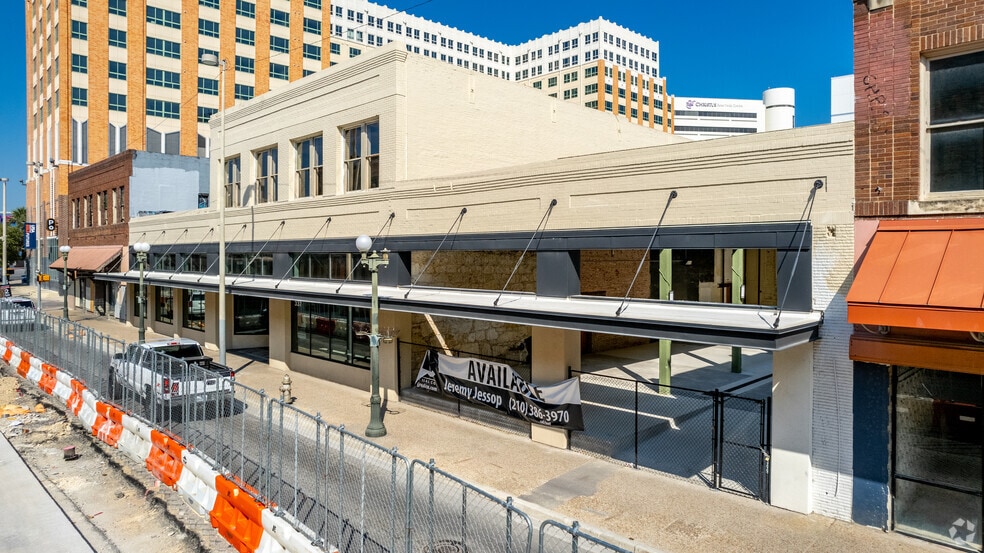 Primary Photo Of 333-341 W Commerce St, San Antonio Storefront For Lease