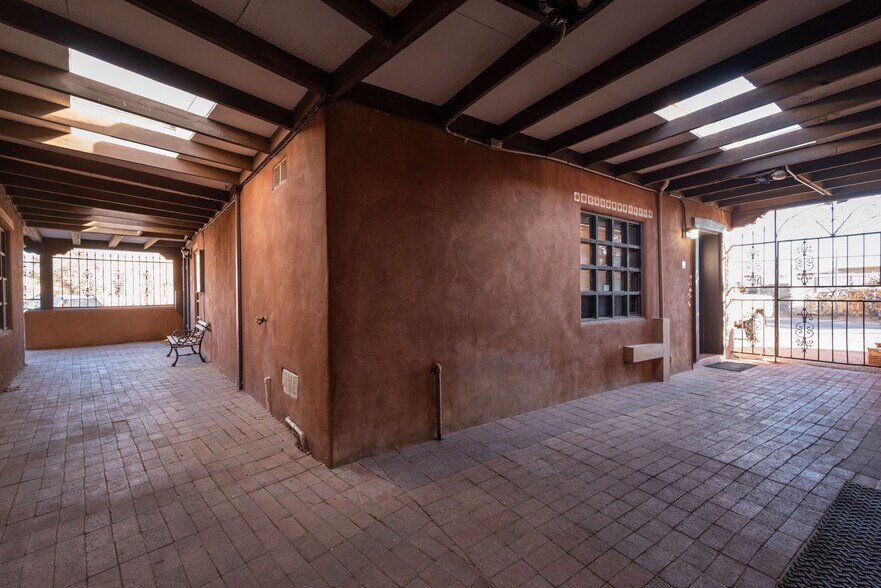 More Photos Of 1400 Maclovia Ln, Santa Fe Office Residential For Sale