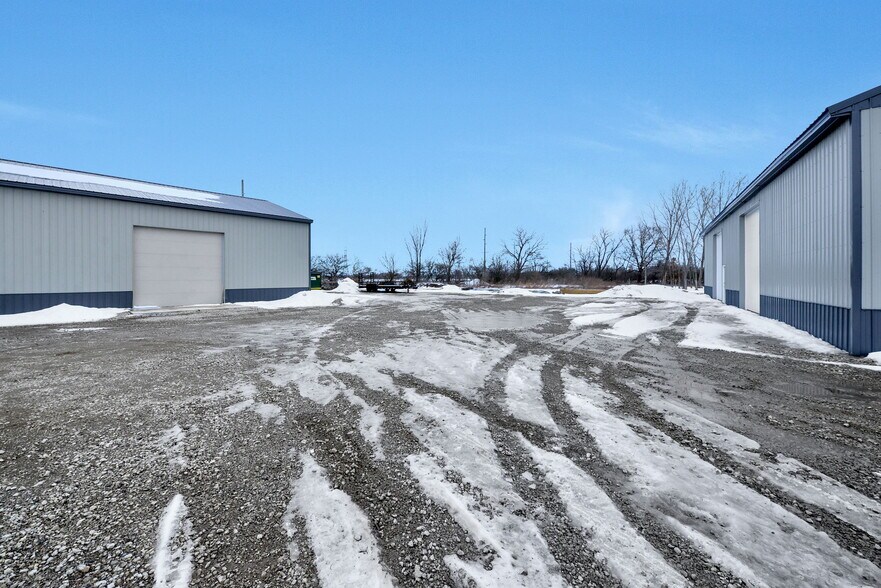 More Photos Of 5263 Harrisburg Pike, Grove City Warehouse For Lease
