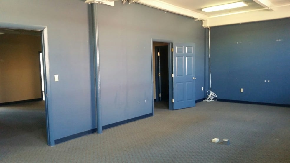 More Photos Of 31 S Main St, Concord General Retail For Sale