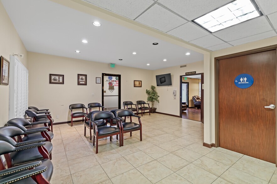 More Photos Of , Santa Clarita Office For Sale