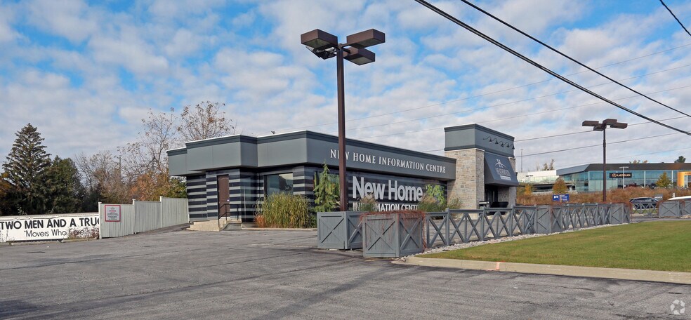 Primary Photo Of 11488 Yonge St, Richmond Hill Freestanding For Lease