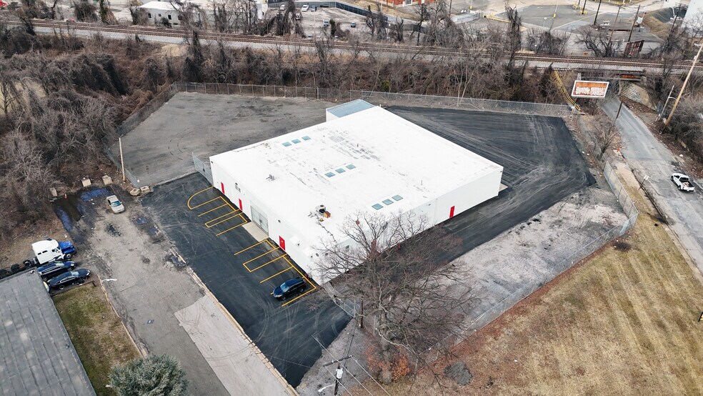 Primary Photo Of 1003 N Kresson St, Baltimore Service For Lease