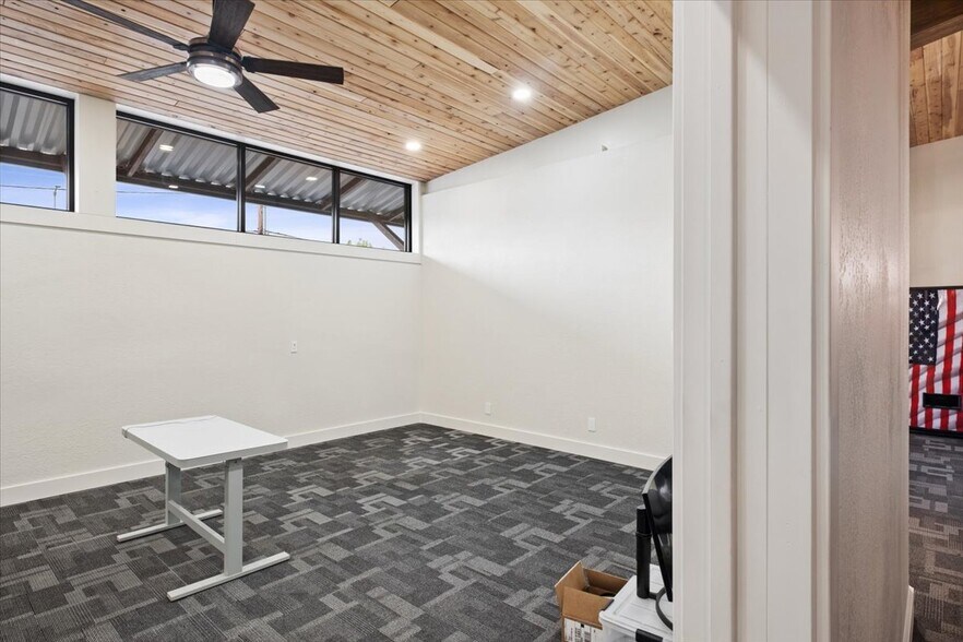 More Photos Of 20 2nd Ave E, Kalispell Office For Sale
