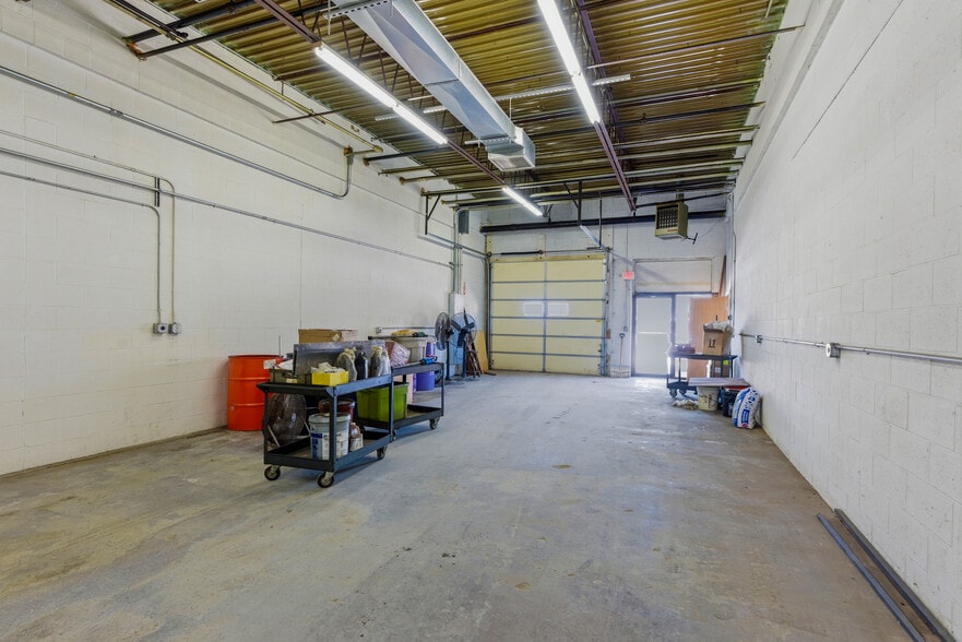 More Photos Of 77 Industrial Park Rd, Vernon Warehouse For Lease
