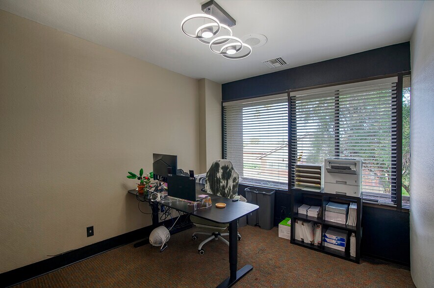 More Photos Of 606 N Stapley Dr, Mesa Office For Sale