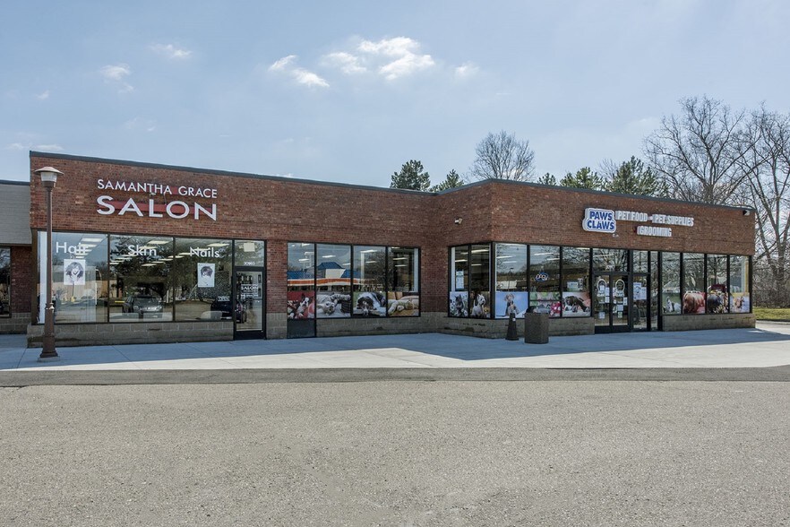 More Photos Of 30949-30997 5 Mile Rd, Livonia Storefront For Lease
