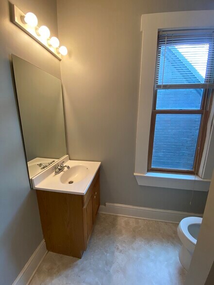 More Photos Of 444 High St, Morgantown Storefront Retail Residential For Lease