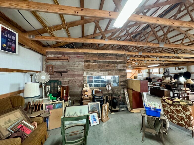 More Photos Of 20884 Pike 307, Bowling Green General Retail For Sale