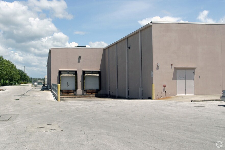 More Photos Of 246-900 E Lake Rd S, Palm Harbor General Retail For Lease