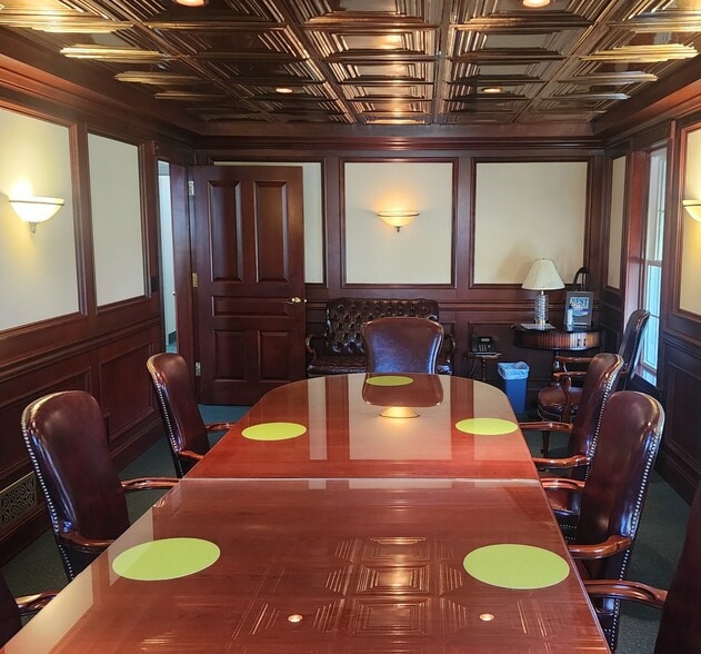 More Photos Of 560 Main St, Chatham Medical For Sale