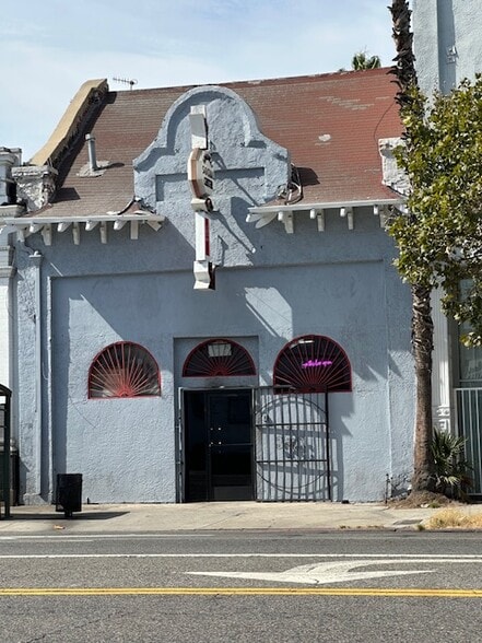 More Photos Of 2205 N Broadway, Los Angeles Bar For Sale