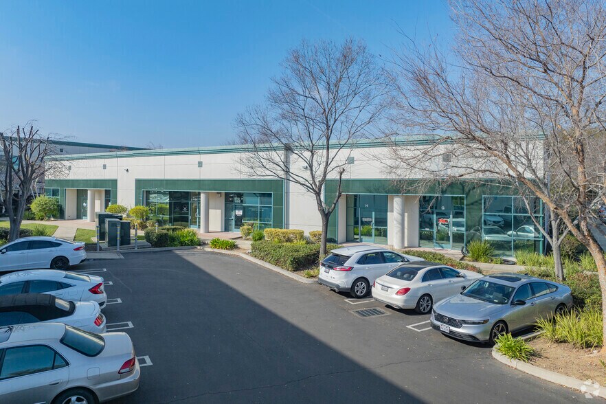 More Photos Of 181 Sand Creek Rd, Brentwood Office Residential For Lease