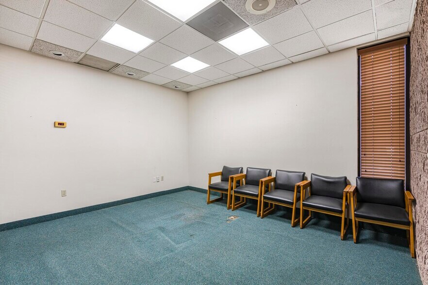 More Photos Of 1750 NE 8th St, Homestead Bank For Lease