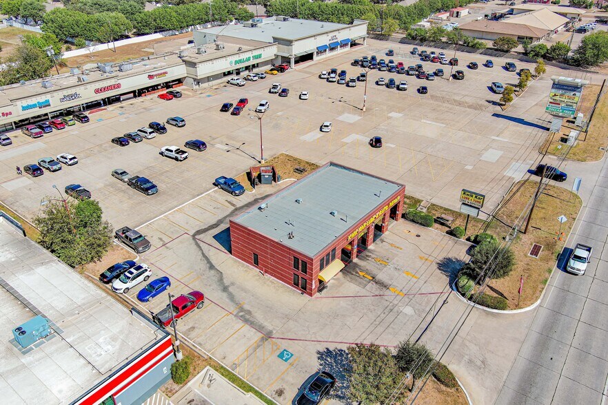 More Photos Of 134 E Ovilla Rd, Red Oak Storefront For Sale