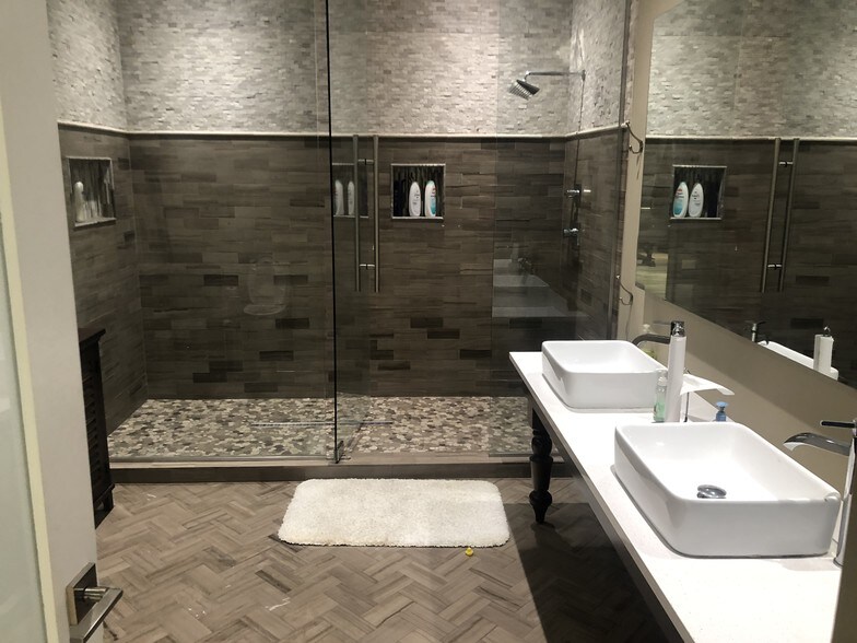 More Photos Of 3330 W Cypress St, Tampa Office For Sale
