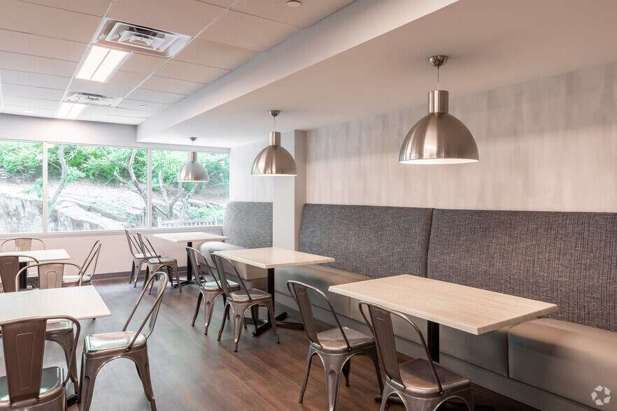 More Photos Of 565 Taxter Rd, Elmsford Office For Lease