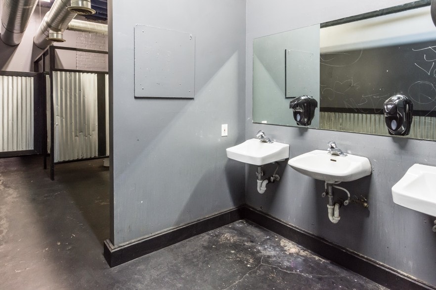 More Photos Of 445 S 400 W, Salt Lake City Storefront Retail Office For Lease