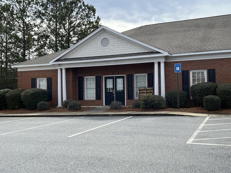 More Photos Of 7413 Whitesville Rd, Columbus Medical For Sale