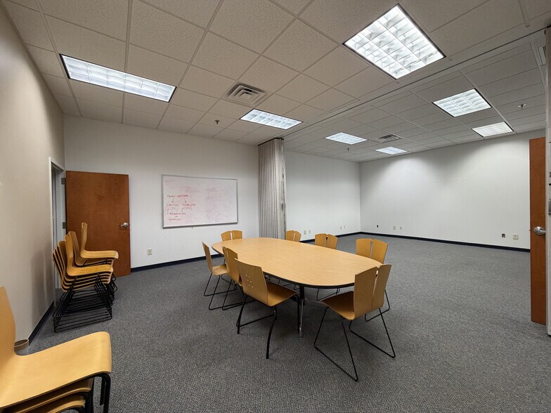 More Photos Of 7310 Northlake Dr, Columbus Office For Lease