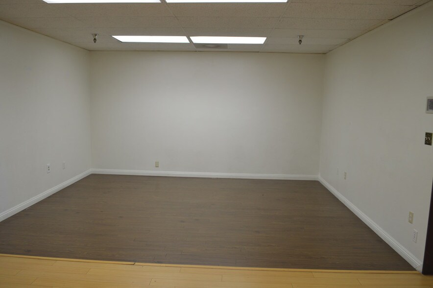 More Photos Of 1455 Monterey Pass Rd, Monterey Park Office Residential For Lease