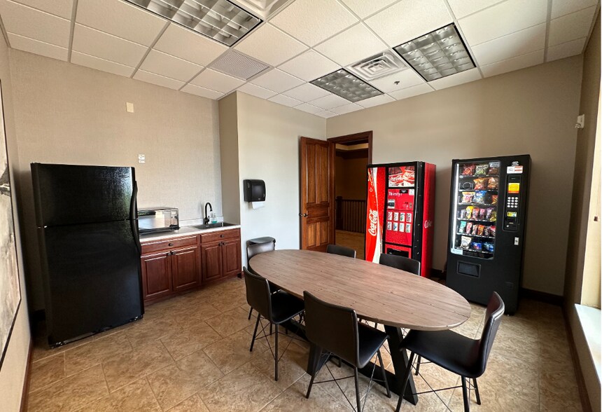 More Photos Of 5032 S Bur Oak Pl, Sioux Falls Office For Lease
