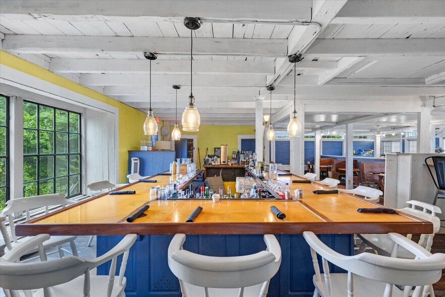 More Photos Of 70 Main St, Wellfleet Hotel For Sale
