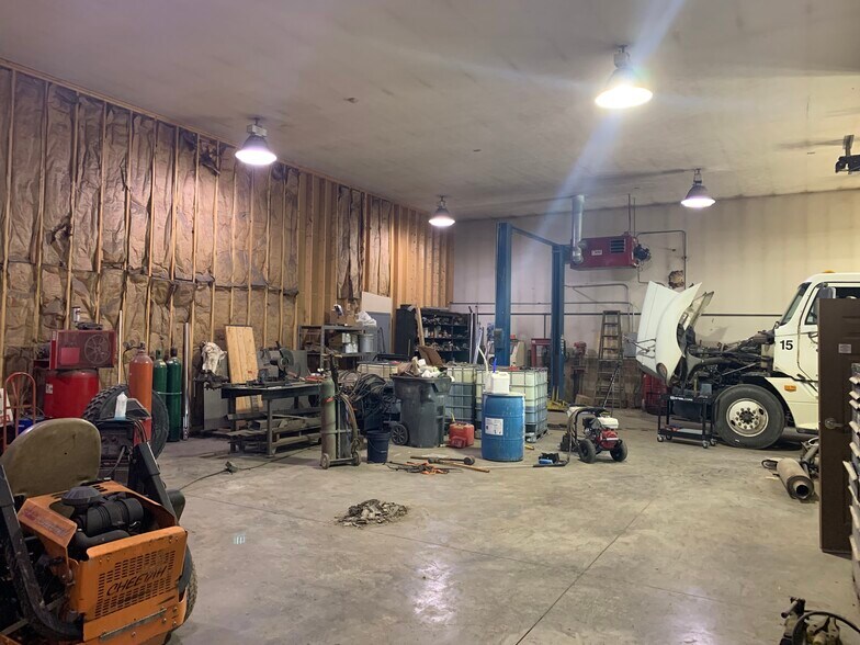 More Photos Of 5750 N Ridge Rd, Madison Light Manufacturing For Sale