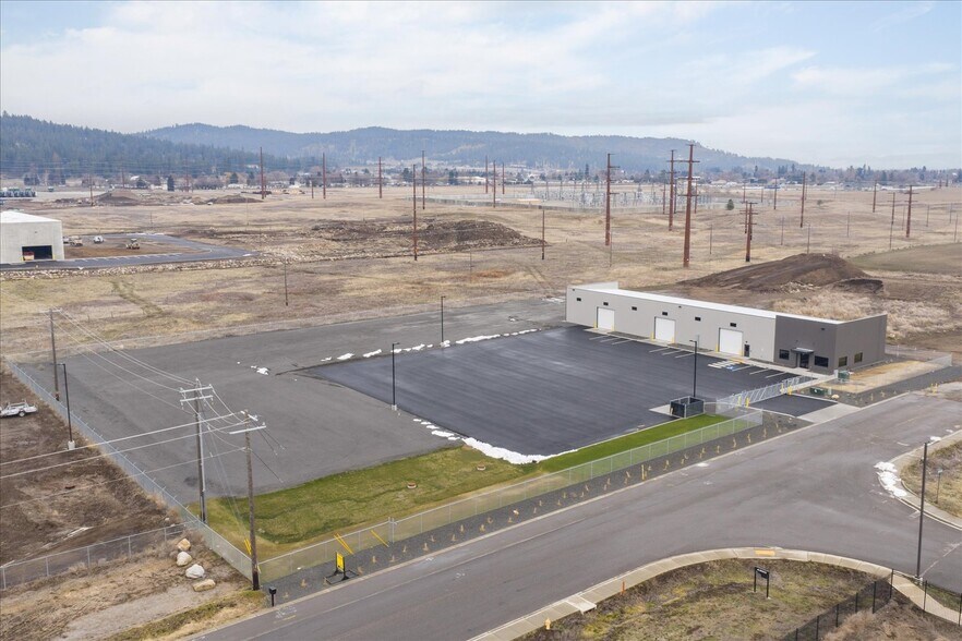 More Photos Of 19407 E Garland Ave, Spokane Valley Warehouse For Lease