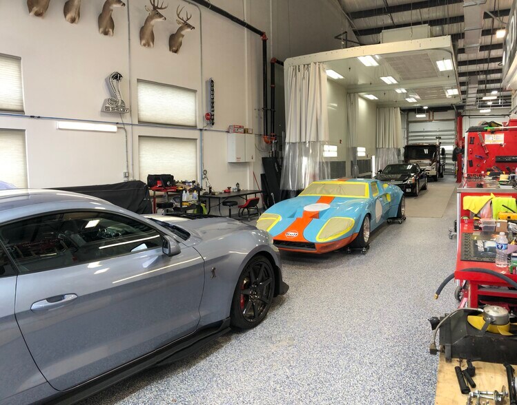 More Photos Of 3939 Tollhouse Dr, Naples Warehouse For Lease