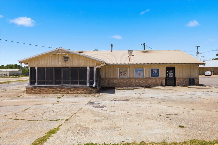 Primary Photo Of 1131 Cradduck Rd, Ada Bar For Sale