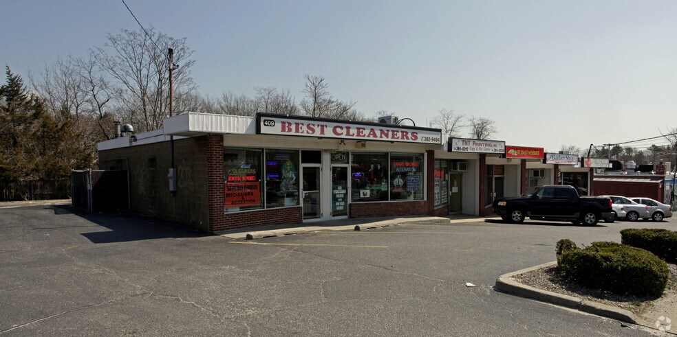 More Photos Of , Nesconset General Retail For Sale