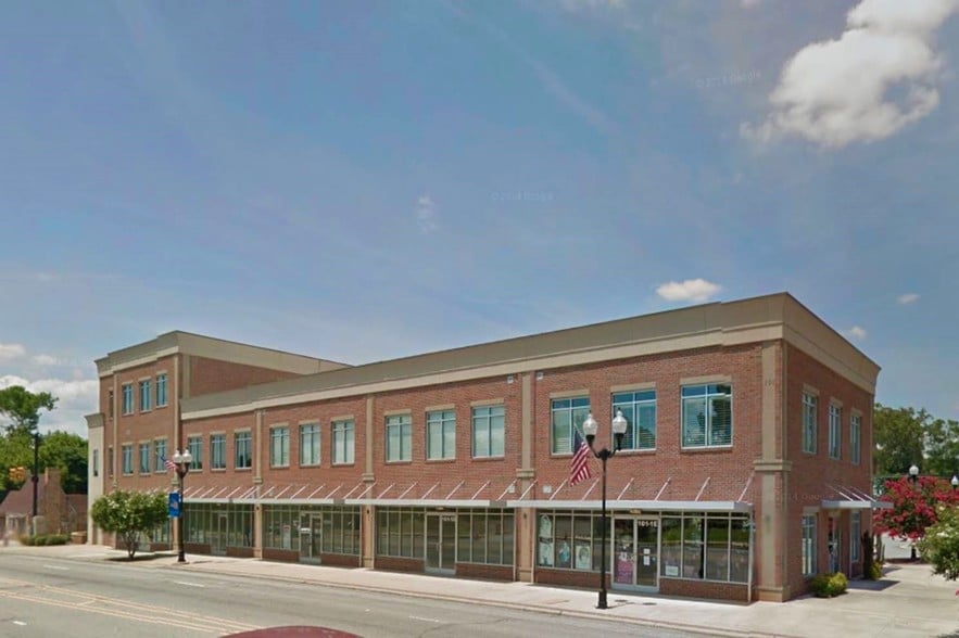More Photos Of 101 E Market St, Smithfield Office For Lease