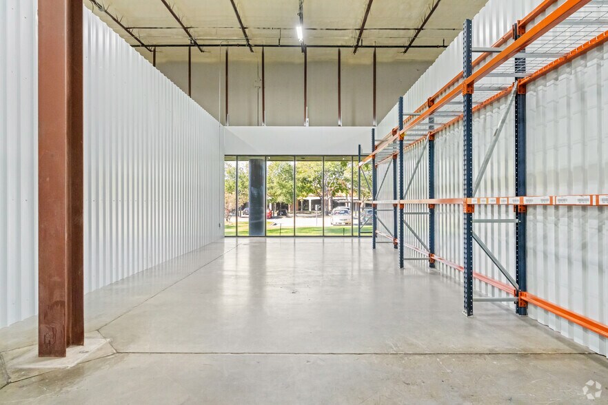More Photos Of 10795 Hammerly Blvd, Houston Warehouse For Lease