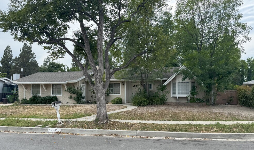 More Photos Of 10811 Amigo Ave, Porter Ranch Specialty For Sale