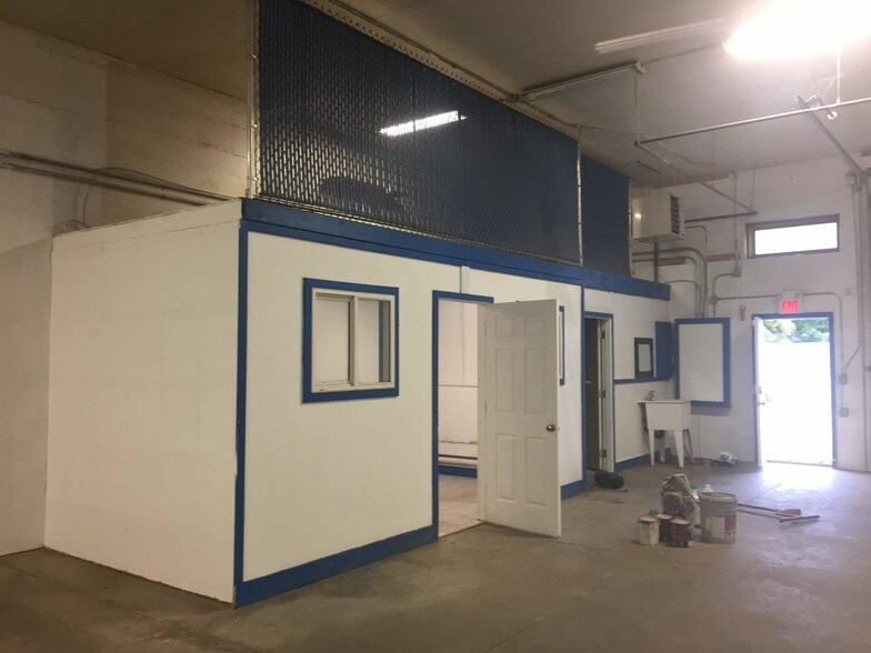 More Photos Of 12211-12219 66 St NW, Edmonton Light Manufacturing For Sale