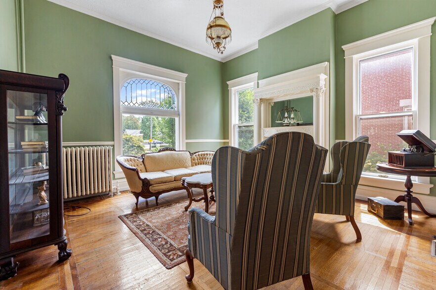 More Photos Of 1542 Frederica St, Owensboro Office Residential For Sale