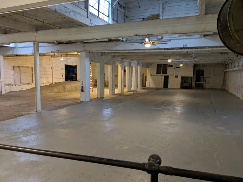 More Photos Of 100 Lawton St, Torrington Manufacturing For Lease
